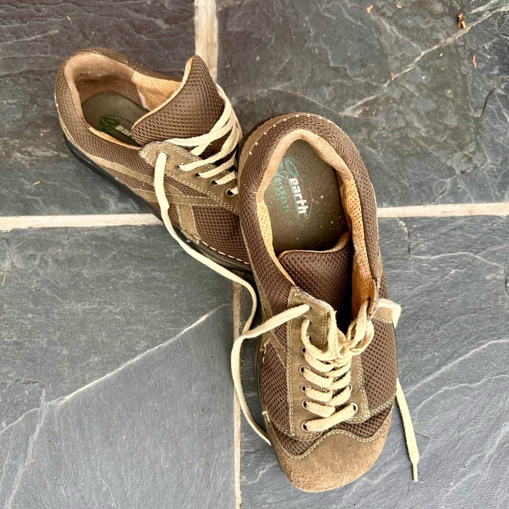 Earth Vegan Men’s Lace-Up Shoe (Size 12)